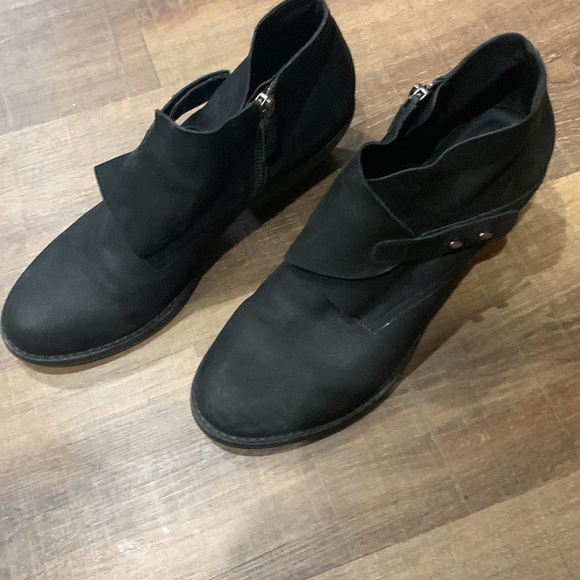 EILEEN FISHER Black Oiled Leather Ankle Boots - sz 9.5 - Picture 4 of 15